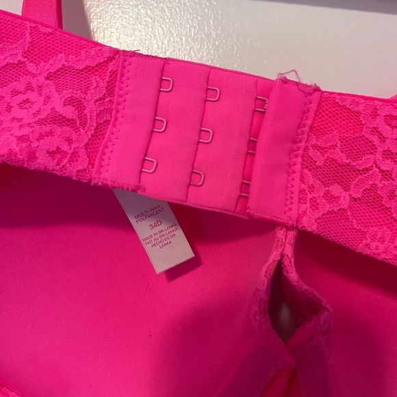 Victoria’s Secret Multi-Way Bra- with removable straps - Picture 3 of 4